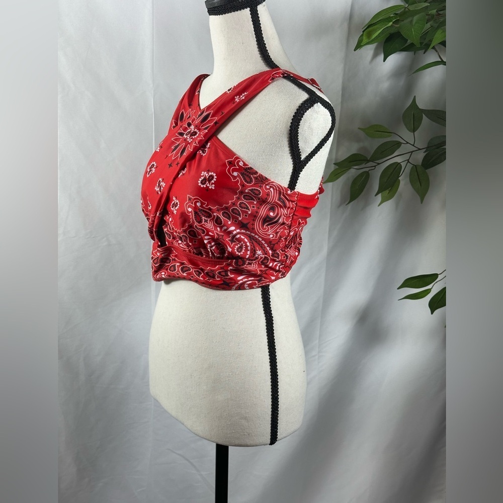 Black and Red Swimwear with Bold Design 🌴☀️ - Picture 7 of 10